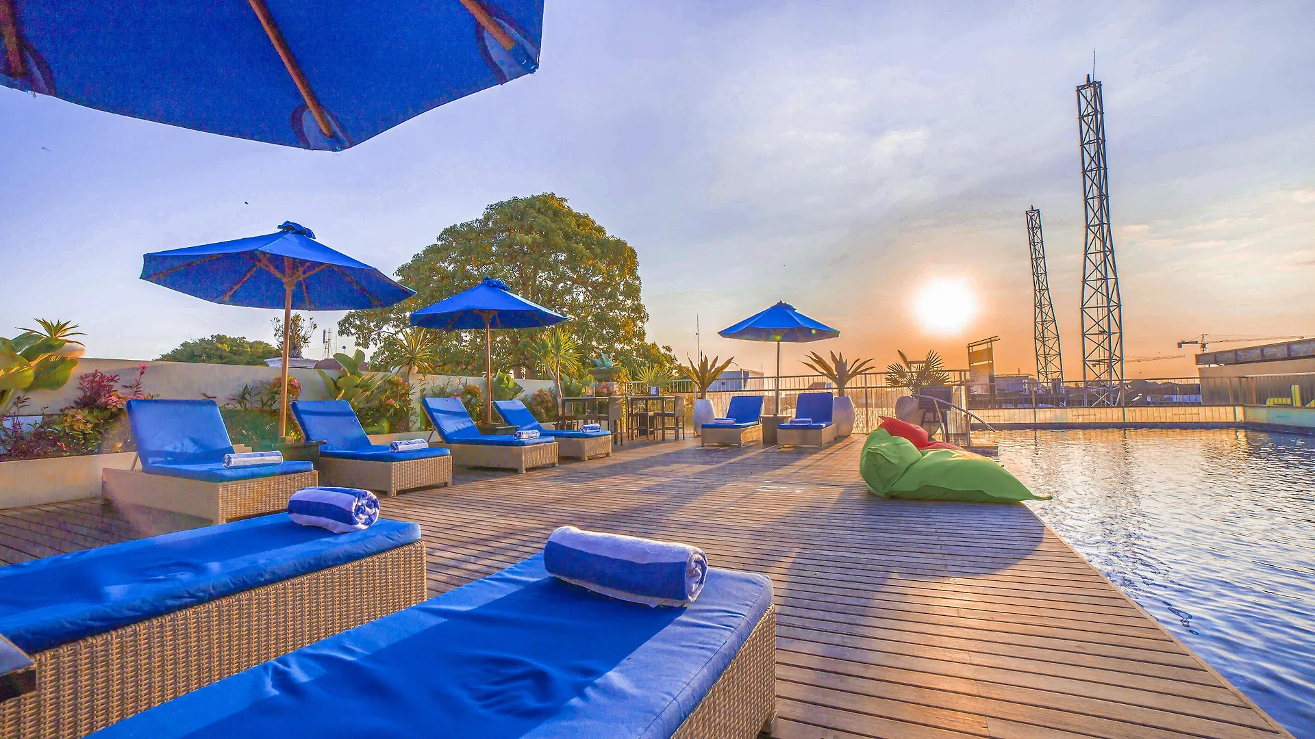 J4 Hotels Legian 4*,  Indonesië